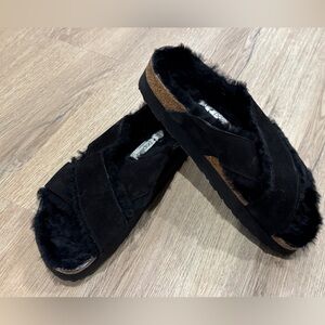 Papillio By Birkenstock Daytona Shearling Sandal Black Fuzzy Slide